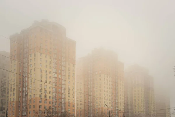 Edificios Residenciales Gran Altura Niebla Ciudad Niebla Kiev — Foto de Stock