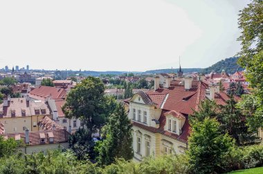 Çek Cumhuriyeti, şatosuyla Prag 'ın tarihi merkezine bakın