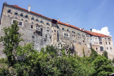 Cesky Krumlov Şatosu Kulesi ve Vltava Nehri 'nde rafting, Çek Cumhuriyeti