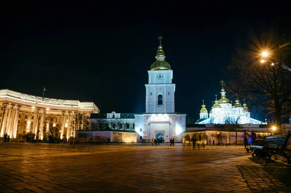 Ucraina Kyiv Gennaio 2021 Mykhailivs Square Notte Cattedrale San Michele — Foto Stock