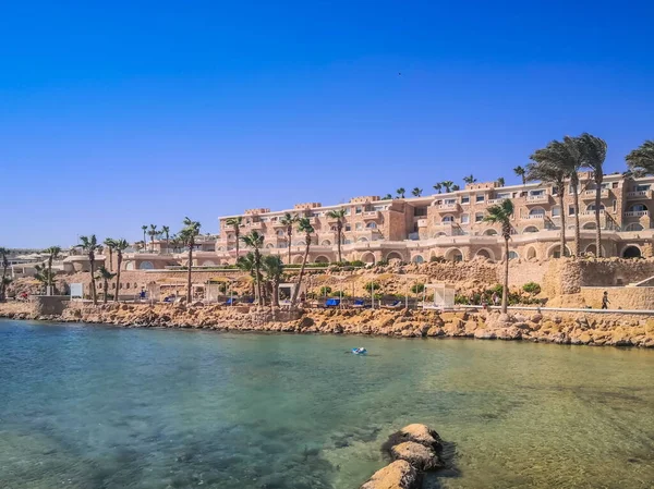 Egyiptom Hurghada August 2020 Kristálytiszta Azúrvíz Üdülőhely Fehér Stranddal Paradicsomi — Stock Fotó