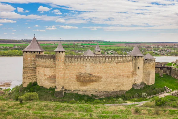 Vista Del Antiguo Castillo Hotin Cerca Del Río Fortaleza Khotyn — Foto de Stock