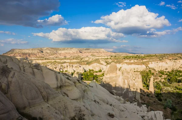 Goreme Törökország Panoráma Kilátás Nyílik Reme Városára Cappadociában Törökországban Tündérkéményekkel — Stock Fotó