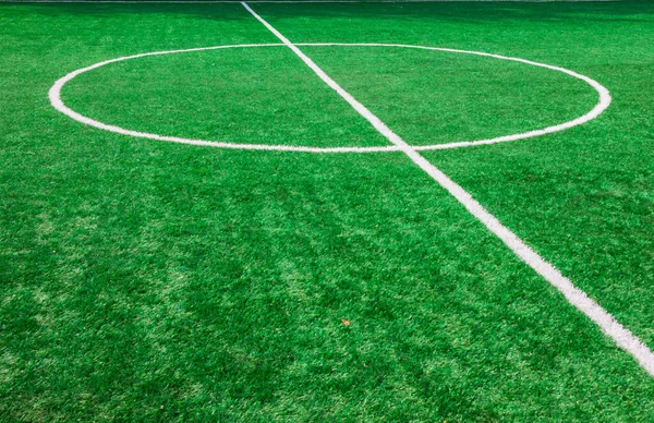Centro Del Campo Calcio Con Erba Verde Artificiale Linee Bianche — Foto Stock