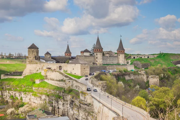 Régi Kamianets Podilskyi Kastély Felhős Szürke Alatt Erőd Között Található — Stock Fotó