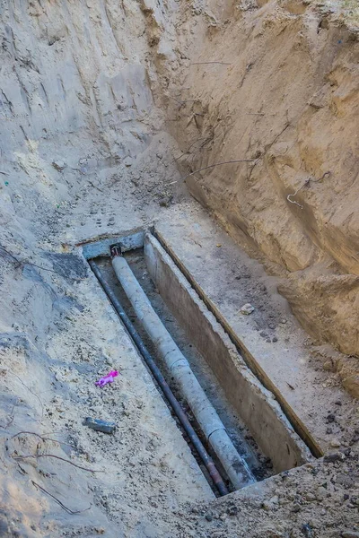Excavation Des Conduites Eau Après Remplacement Près Ancienne Maison Pipeline — Photo