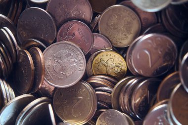 İşe yaramaz küçük şey. Bir yığın bozuk para.