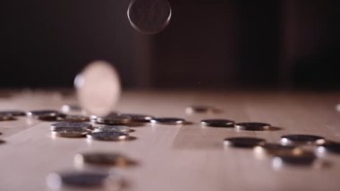 Rusya Federasyonu 'nun farklı mezheplerden demir paraları.