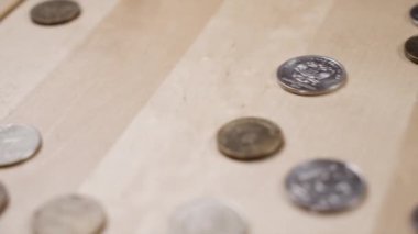 Rusya Federasyonu 'nun farklı mezheplerden demir paraları.