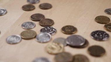 Rusya Federasyonu 'nun farklı mezheplerden demir paraları.
