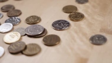 Rusya Federasyonu 'nun farklı mezheplerden demir paraları.