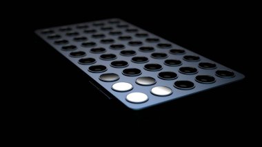 Akıllı telefonun arkasında bir sürü lens var. Evet. Mobil fotoğrafçılık için çeşitli kameraların tigorik çizimi