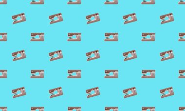 Farklı aksesuarlara sahip renkli arkaplan