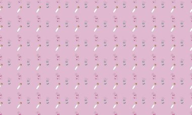 Farklı aksesuarlara sahip renkli arkaplan