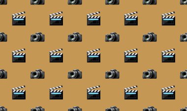 Farklı aksesuarlara sahip renkli arkaplan