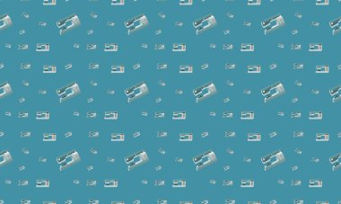 Farklı aksesuarlara sahip renkli arkaplan