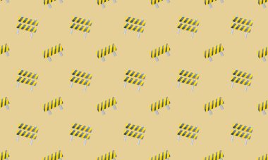 Farklı aksesuarlara sahip renkli arkaplan