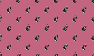 Farklı aksesuarlara sahip renkli arkaplan