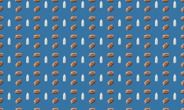 Farklı aksesuarlara sahip renkli arkaplan