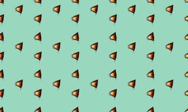 Farklı aksesuarlara sahip renkli arkaplan