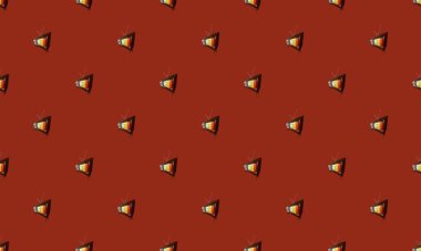 Farklı aksesuarlara sahip renkli arkaplan