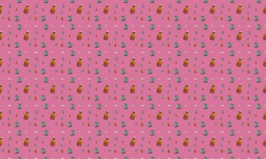 Farklı aksesuarlara sahip renkli arkaplan