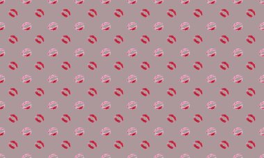 Farklı aksesuarlara sahip renkli arkaplan