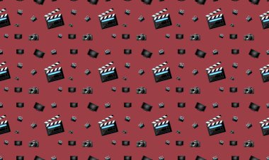 Farklı aksesuarlara sahip renkli arkaplan