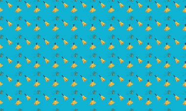 Farklı aksesuarlara sahip renkli arkaplan