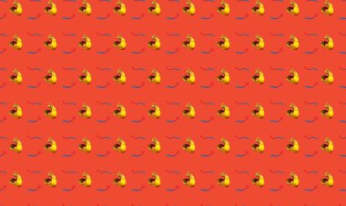 Farklı aksesuarlara sahip renkli arkaplan