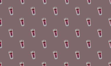 Farklı aksesuarlara sahip renkli arkaplan