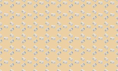 Farklı aksesuarlara sahip renkli arkaplan