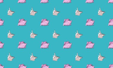 Farklı aksesuarlara sahip renkli arkaplan