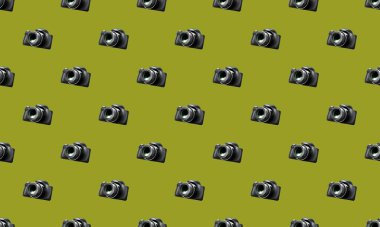 Farklı aksesuarlara sahip renkli arkaplan