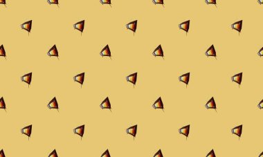 Farklı aksesuarlara sahip renkli arkaplan