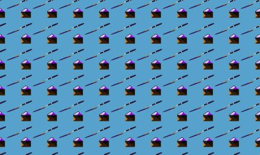 Farklı aksesuarlara sahip renkli arkaplan