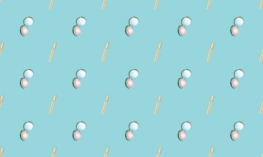 Farklı aksesuarlara sahip renkli arkaplan