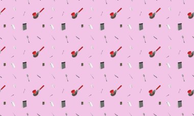 Farklı aksesuarlara sahip renkli arkaplan