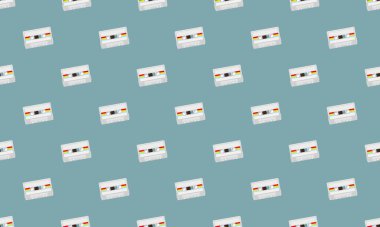 Farklı aksesuarlara sahip renkli arkaplan