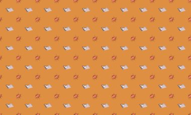 Farklı aksesuarlara sahip renkli arkaplan