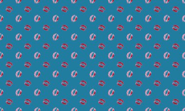 Farklı aksesuarlara sahip renkli arkaplan