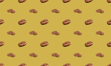 Farklı aksesuarlara sahip renkli arkaplan