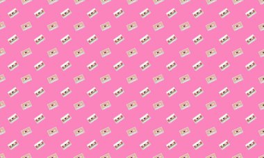 Farklı aksesuarlara sahip renkli arkaplan