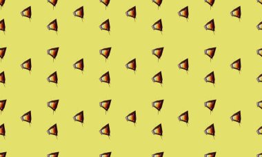 Farklı aksesuarlara sahip renkli arkaplan