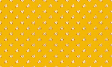 Farklı aksesuarlara sahip renkli arkaplan