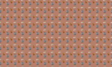 Farklı aksesuarlara sahip renkli arkaplan