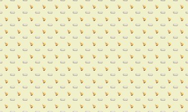 Farklı aksesuarlara sahip renkli arkaplan