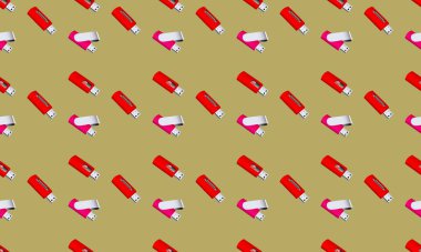 Farklı aksesuarlara sahip renkli arkaplan