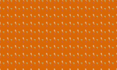 Farklı aksesuarlara sahip renkli arkaplan