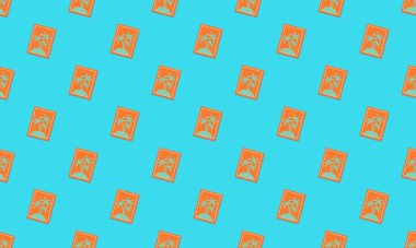 Farklı aksesuarlara sahip renkli arkaplan